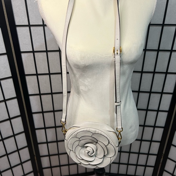 ✨Michael Kors White Rose Crossbody Bag - Picture 1 of 5